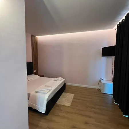 Gwin Hotel 4*