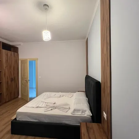 Gwin Hotel Fier